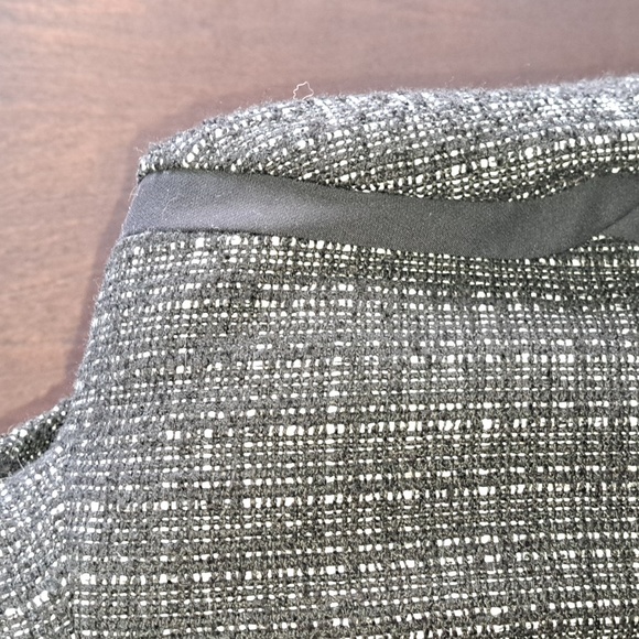 Size large, black/white tweed Liz Claiborne zipped jacket - Picture 4 of 7